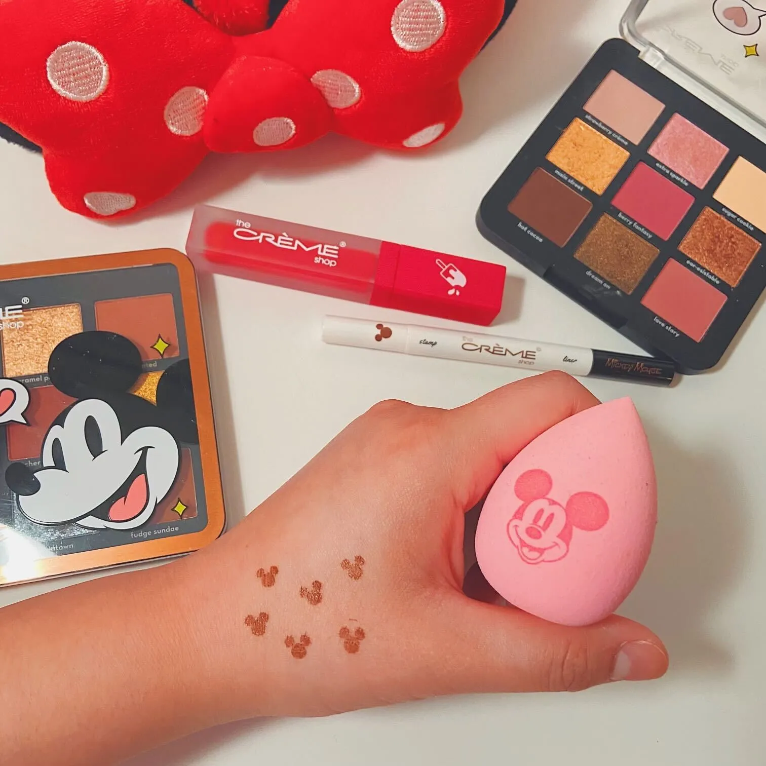 The Crème Shop | Disney: Blending Sponge (Mickey Mouse)